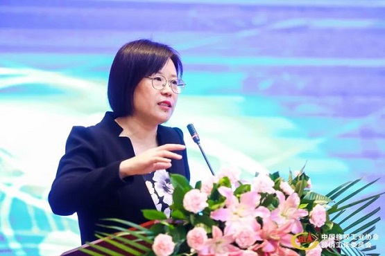 中國橡膠工業協會會長 徐文英