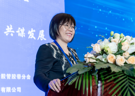 中國橡膠工業協會會長徐文英 中國橡膠工業協會會長徐文英