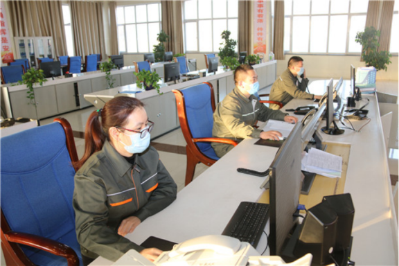 圖為國神公司大南湖一礦認真開展監測監控 圖為國神公司大南湖一礦認真開展監測監控