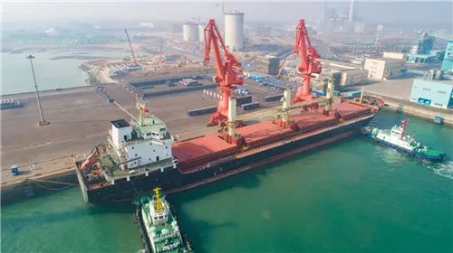 山東輪胎“海外倉”啟用 雙星、昊華、永盛、金宇等企業3萬方輪胎直達阿聯酋 山東輪胎“海外倉”啟用 雙星、昊華、永盛、金宇等企業3萬方輪胎直達阿聯酋
