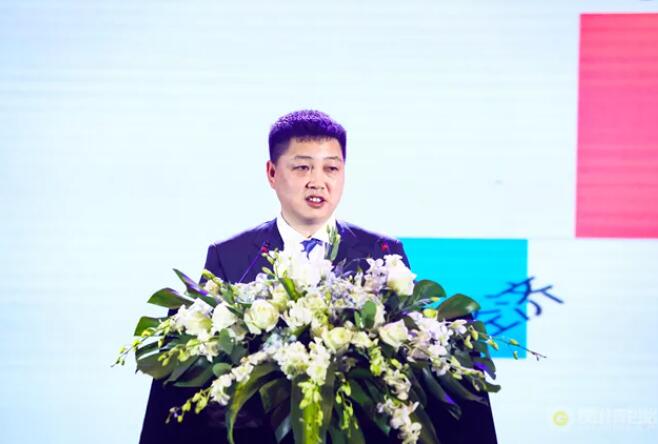 周秩軍做《國內銷售工作報告》 周秩軍做《國內銷售工作報告》