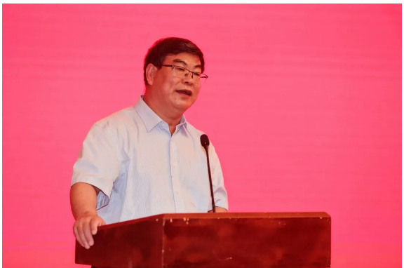 山東省橡膠行業協會理事會會長張洪民講話