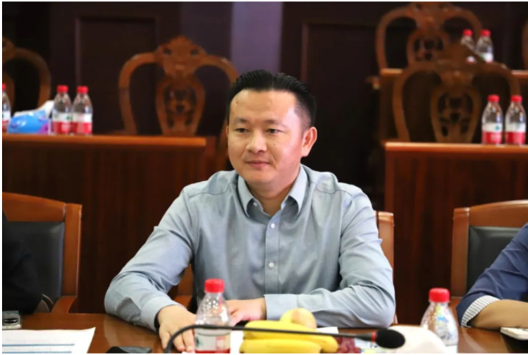 　龔會(huì)長(zhǎng)還提到，廣州市產(chǎn)業(yè)招商投資促進(jìn)會(huì)旨在優(yōu)化營(yíng)商環(huán)境，積極推動(dòng)黨、政府、工信領(lǐng)域重要行業(yè)組織及龍頭企業(yè)之間的互助合作，今后市產(chǎn)促會(huì)將與集泰股份進(jìn)一步加強(qiáng)聯(lián)動(dòng)，建立會(huì)企交流合作常態(tài)化機(jī)制。