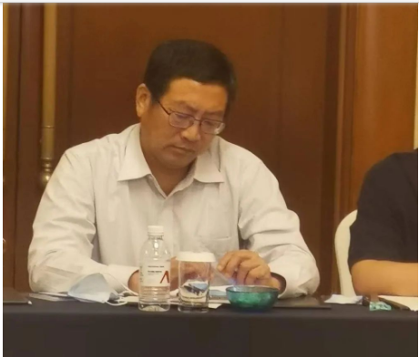 中橡協(xié)助劑專委會理事長、蔚林新材料科技股份有限公司總經(jīng)理王志強(qiáng)出席會議并致辭。 中橡協(xié)助劑專委會理事長、蔚林新材料科技股份有限公司總經(jīng)理王志強(qiáng)出席會議并致辭。