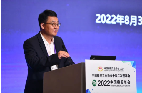 軟控董事長兼總裁官炳政表示,未來制造業的發展,軟件和平臺的作用將越發突顯,裝備是骨架,軟件是靈魂,而搭建起上下游互聯互通的平臺才能大踏步攜手共贏。此次發布的單機硬件、工業軟件以及行業平臺等新產品,其背后的思考也是基于這一邏輯,希望我們的努力、嘗試和探索,能為行業的發展尋得更多的可能。 軟控董事長兼總裁官炳政表示,未來制造業的發展,軟件和平臺的作用將越發突顯,裝備是骨架,軟件是靈魂,而搭建起上下游互聯互通的平臺才能大踏步攜手共贏。此次發布的單機硬件、工業軟件以及行業平臺等新產品,其背后的思考也是基于這一邏輯,希望我們的努力、嘗試和探索,能為行業的發展尋得更多的可能。