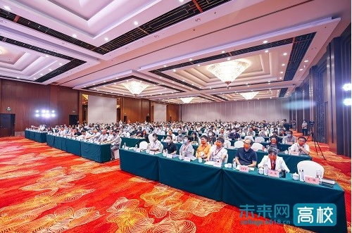 沈陽化工大學(xué)承辦的第十八屆中國橡膠基礎(chǔ)研究研討會成功在沈陽召開