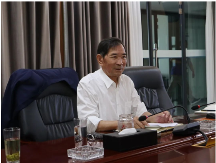 王明江董事長對此次會議十分重視，為贊助會議感到十分榮幸，對會議籌備工作十分滿意，親筆題字“江昕輪胎”，作為會議冠名用字。
