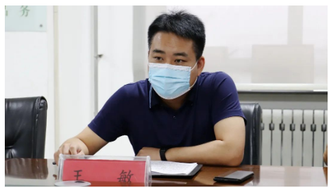 　王敏董事長指出，當前疫情防控形勢異常嚴峻，各部門要立即激活戰(zhàn)時應急響應機制，嚴格按照疫情防控工作要求，進一步壓實工作責任，高標準做好疫情防控各項工作。