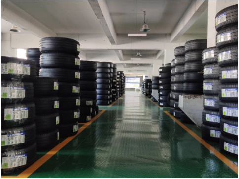 車轅車轍了解,在“產(chǎn)銷一體”模式的探索中,一些龍頭企業(yè)正在尋求落地,例如固特異推出“飛足e購”志在讓代理商、輪胎店成為服務(wù)商;米其林RTM深度分銷模式,讓經(jīng)銷商已經(jīng)成為服務(wù)商和物流配送;賽輪集團(tuán)2021年河南、陜西、浙江賽輪輪胎銷售有限公司先后成立,尋求廠商融合、產(chǎn)銷融合。 車轅車轍了解,在“產(chǎn)銷一體”模式的探索中,一些龍頭企業(yè)正在尋求落地,例如固特異推出“飛足e購”志在讓代理商、輪胎店成為服務(wù)商;米其林RTM深度分銷模式,讓經(jīng)銷商已經(jīng)成為服務(wù)商和物流配送;賽輪集團(tuán)2021年河南、陜西、浙江賽輪輪胎銷售有限公司先后成立,尋求廠商融合、產(chǎn)銷融合。