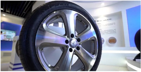 　2020年11月，福田時代汽車與華盛橡膠戰略合作簽約暨首批交車儀式舉行。