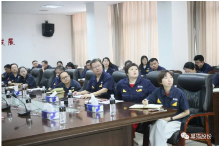此次培訓(xùn)旨在改變員工的思想觀念、工作方式和行為習(xí)慣,從而提高工作效率。公司推進(jìn)信息化進(jìn)一步升級,梳理公司管理流程,明確管理職責(zé),使員工的工作由繁至簡,促進(jìn)企業(yè)管理水平更上一個(gè)臺(tái)階。 此次培訓(xùn)旨在改變員工的思想觀念、工作方式和行為習(xí)慣,從而提高工作效率。公司推進(jìn)信息化進(jìn)一步升級,梳理公司管理流程,明確管理職責(zé),使員工的工作由繁至簡,促進(jìn)企業(yè)管理水平更上一個(gè)臺(tái)階。