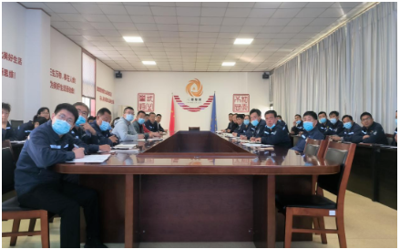 通過此次培訓(xùn),不僅增加了集團(tuán)及各子公司對(duì)于安全風(fēng)險(xiǎn)隱患的排查與治理方法,同時(shí)也提高了員工安全生產(chǎn)防范意識(shí),防范安全事故、事件的發(fā)生,為節(jié)后復(fù)工復(fù)產(chǎn)打了一針“強(qiáng)心劑”。 通過此次培訓(xùn),不僅增加了集團(tuán)及各子公司對(duì)于安全風(fēng)險(xiǎn)隱患的排查與治理方法,同時(shí)也提高了員工安全生產(chǎn)防范意識(shí),防范安全事故、事件的發(fā)生,為節(jié)后復(fù)工復(fù)產(chǎn)打了一針“強(qiáng)心劑”。