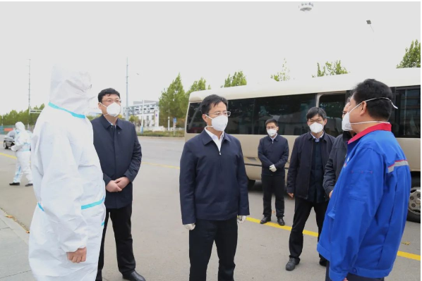 陳偉頌先后到稻莊鎮東杜村、樂安街道同和小區、山東興達鋼簾線有限公司、廣饒宏源熱力有限公司等地進行實地查看 陳偉頌先后到稻莊鎮東杜村、樂安街道同和小區、山東興達鋼簾線有限公司、廣饒宏源熱力有限公司等地進行實地查看