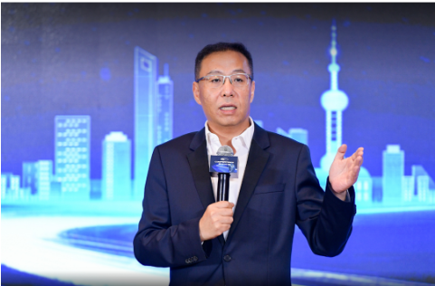 楊洵在中國輪胎圈廣為熟知,他之前任職于固鉑輪胎,2018年起擔(dān)任固鉑輪胎中國區(qū)董事長。 楊洵在中國輪胎圈廣為熟知,他之前任職于固鉑輪胎,2018年起擔(dān)任固鉑輪胎中國區(qū)董事長。