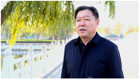 縣工業(yè)和信息化局黨組書記、局長(zhǎng)李登武表示,“接到議案后,我局第一時(shí)間召開專題會(huì)議,將議案與中心工作緊密結(jié)合,分解為推動(dòng)橡膠輪胎產(chǎn)業(yè)整合重組、加大創(chuàng)新創(chuàng)牌力度、加快推進(jìn)企業(yè)轉(zhuǎn)型升級(jí)等專題,‘項(xiàng)目化’推進(jìn)議案辦理,全力解決企業(yè)關(guān)注的熱點(diǎn)、難點(diǎn)問題,確保代表建議落地落實(shí)。” 縣工業(yè)和信息化局黨組書記、局長(zhǎng)李登武表示,“接到議案后,我局第一時(shí)間召開專題會(huì)議,將議案與中心工作緊密結(jié)合,分解為推動(dòng)橡膠輪胎產(chǎn)業(yè)整合重組、加大創(chuàng)新創(chuàng)牌力度、加快推進(jìn)企業(yè)轉(zhuǎn)型升級(jí)等專題,‘項(xiàng)目化’推進(jìn)議案辦理,全力解決企業(yè)關(guān)注的熱點(diǎn)、難點(diǎn)問題,確保代表建議落地落實(shí)。”