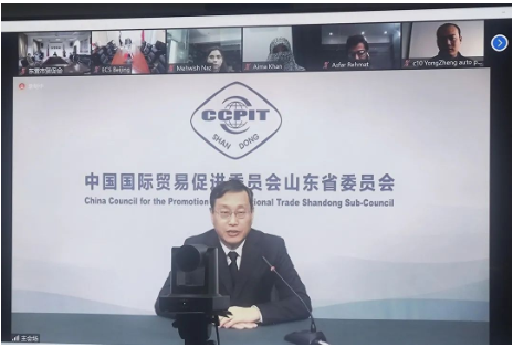 山東省貿(mào)促會副會長賀忠軍指出,非洲各國的輪胎需求量巨大,是山東重要的合作伙伴。希望雙方企業(yè)能夠借此機會深挖輪胎產(chǎn)業(yè)合作潛力,加強交流,增進(jìn)了解,力爭達(dá)成務(wù)實合作,實現(xiàn)互利共贏發(fā)展。 山東省貿(mào)促會副會長賀忠軍指出,非洲各國的輪胎需求量巨大,是山東重要的合作伙伴。希望雙方企業(yè)能夠借此機會深挖輪胎產(chǎn)業(yè)合作潛力,加強交流,增進(jìn)了解,力爭達(dá)成務(wù)實合作,實現(xiàn)互利共贏發(fā)展。