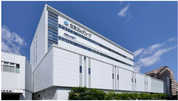 　11月9日，住友橡膠公布的第三季度財(cái)報(bào)顯示，公司銷售額同比增長(zhǎng)24%的同時(shí)，營(yíng)業(yè)利潤(rùn)為負(fù)27億日元(折合-1.3億人民幣)其中輪胎銷售虧損43億日元(折合-2.1億人民幣)。
