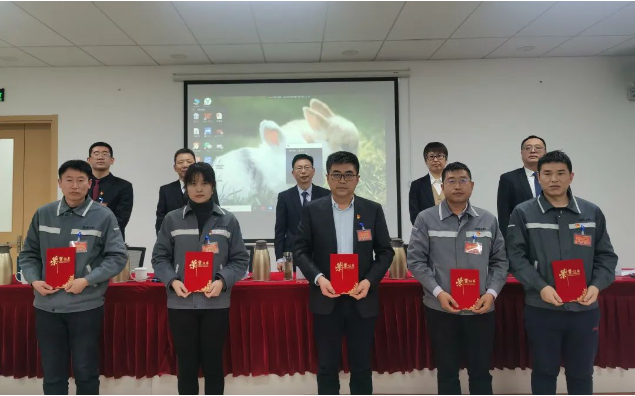 表彰了2022年度創(chuàng)先爭優(yōu)先進(jìn)個(gè)人、先進(jìn)集體 表彰了2022年度創(chuàng)先爭優(yōu)先進(jìn)個(gè)人、先進(jìn)集體
