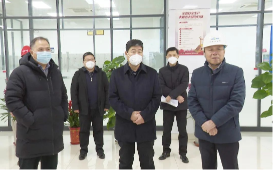 政府親臨,到廣饒多家輪胎廠開展“走基層、進企業(yè)”活動 政府親臨,到廣饒多家輪胎廠開展“走基層、進企業(yè)”活動