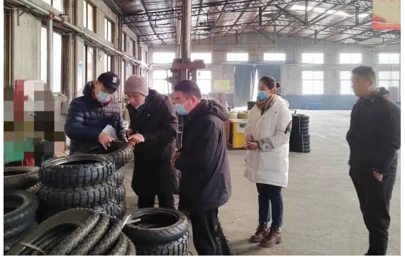 山東省莒南縣市場監(jiān)管局開展機動車輪胎強制性產(chǎn)品認(rèn)證專項監(jiān)督檢查