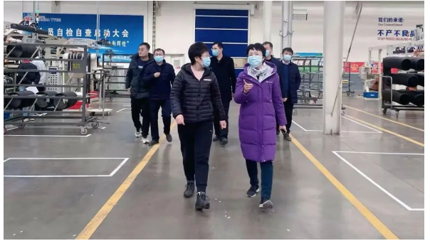 車轅車轍了解，1月31日上午，廣宗縣委副書記、縣長鄭曉燕萬達輪胎公司調研節后復工復產情況。