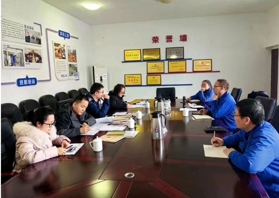 延長石油西北橡膠派員組成供應商質量審核小組對其主要供應商自貢市中皓化工有限公司進行了現場二方審核。