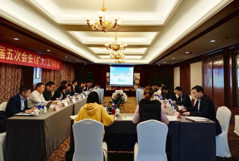 2023年3月10日，寧波涂協(xié)六屆五次會長(擴大)工作會議在寧波開元名庭大酒店成功召開。會議由吳曉明秘書長主持，監(jiān)事會錢興泉監(jiān)事長、協(xié)會黨支部代表和部分理事單位代表列席會議。