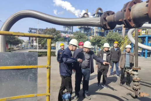 邯鄲市應急管理局危化處處長顧新江帶領專家到邯鄲黑貓炭黑有限責任公司督導安全生產工作。