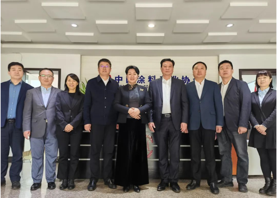 雙方的對接交流座談會，不僅加深了中國涂料工業(yè)協(xié)會與濮陽市的友誼，同時也為雙方在未來的合作共建事宜中打下了堅(jiān)實(shí)的基礎(chǔ)。