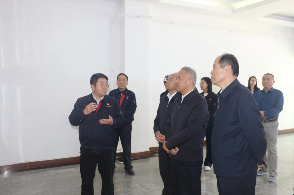 青海省政協一行蒞臨延長石油西北橡膠公司調研校企合作及人才培養