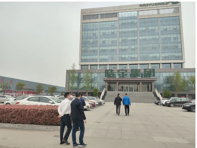 武創高新集團總裁張永彬一行，于4月13日-14日赴元豐橡膠和皓宇橡膠進行調研。