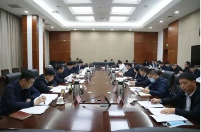4月21日，廣饒縣十三屆縣委第43次常委會會議召開。會議聽取了第十三屆中國(廣饒)國際橡膠輪胎暨汽車配件展覽會籌備工作情況匯報。