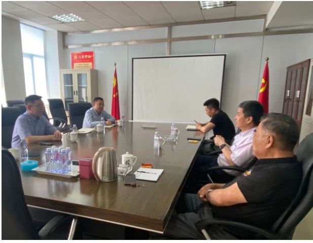 近日，中國輪胎循環利用協會李衛東會長率領的代表團抵達天津，與天津海泰環保科技發展有限公司和天津四十二站檢測技術有限公司進行了交流和討論。