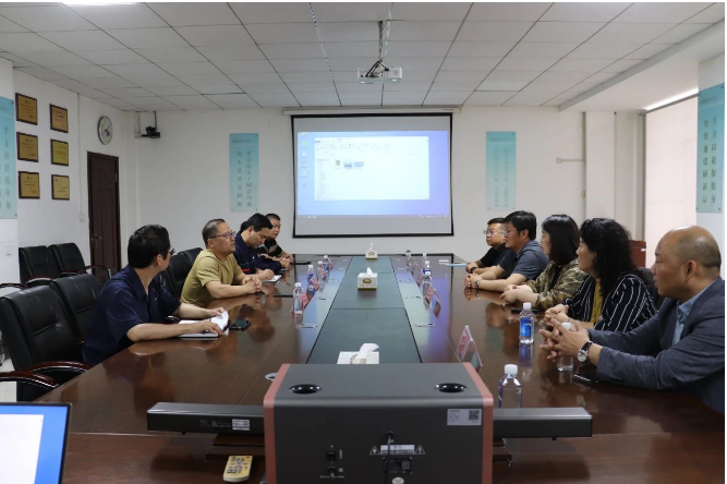 隨后，一行人到達耐斯特炭黑公司，在辦公樓三樓會議室組織了交流會。會上，他們詳細了解了耐斯特炭黑公司自2009年以來取得的成績和科研成果，并實地查看了炭黑生產工藝流程和現場管理工作等。據炭黑產業網了解，這次考察旨在為未來的合作框架鋪墊基礎。