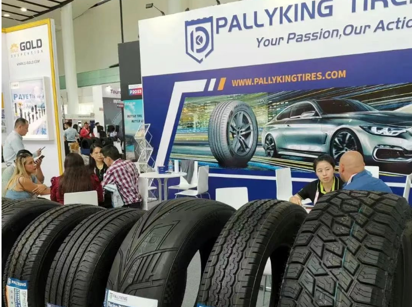 倍力勁輪胎展示了更適合海外市場的產品，包括HP、UHP、SUV、L/T、A/T、ALL-SEASON、WINTER等多個系列，深受眾多客戶青睞。倍力勁輪胎憑借其設計創新、性能可靠和品質過硬的產品贏得了參展客戶的贊譽。