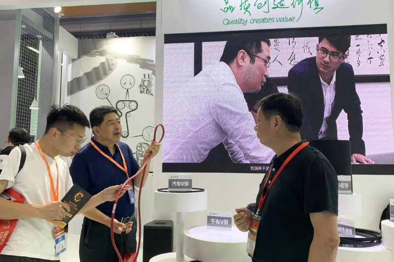 在未來的發展中，三力士表示將繼續秉持"用品質創造價值"的企業價值觀，不斷推進新產品的研發。同時，公司將借此機會與同行共同探討行業轉型升級、企業發展以及環境保護等議題，為市場提供更卓越的服務。