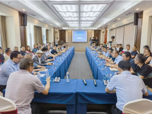 中國涂料工業協會綠色工業涂料涂裝分會秘書長程平總結會議時表示，感謝郯城縣委、縣人民政府、經濟開發區以及各涂料、涂裝、機械企業對本次對接交流會的支持。未來，將以本次交流會為契機，加強政企融合，搭建更好的合作平臺，進一步促進原材料、涂料生產企業、涂裝企業和機械企業之間的經貿往來。希望通過大家的精誠合作和多方溝通，共同努力為綠色工業涂料涂裝的美好前景做出貢獻。