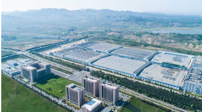 由中國汽車報和工業和信息化部新聞宣傳中心聯合主辦的2023金臺汽車論壇在北京隆重舉行。本次論壇以“中國汽車崛起的世界意義”為主題，吸引了相關部委領導、行業組織負責人，主流車企和產業鏈重點企業高管以及行業精英的共同參與。