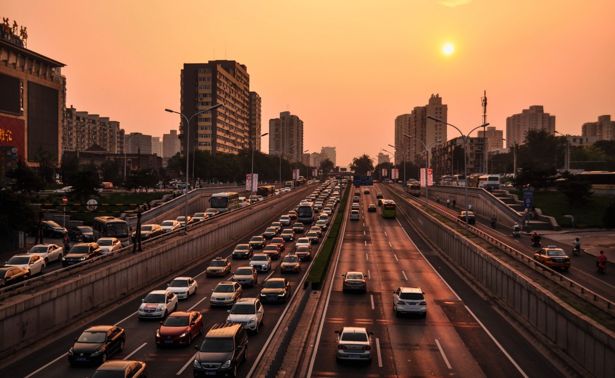 6月份，混合動(dòng)力汽車新注冊(cè)量增長(zhǎng)了32.4%，達(dá)到254,100輛。這一增長(zhǎng)主要受到德國(guó)、意大利、法國(guó)和西班牙這四個(gè)歐盟最大市場(chǎng)的推動(dòng)。1月至6月，混合動(dòng)力汽車銷量累計(jì)增長(zhǎng)了27.9%，達(dá)到近140萬(wàn)輛，占據(jù)市場(chǎng)份額的25%。
