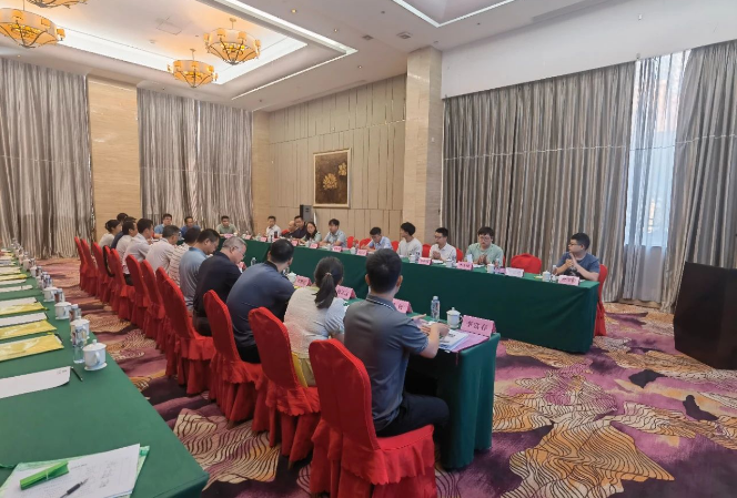 廣墾橡膠集團召開了《2023年天然橡膠采收加工關(guān)鍵技術(shù)及其裝備研究》項目推進會，為進一步提升科技創(chuàng)新，賦能天然橡膠產(chǎn)業(yè)的發(fā)展，助推全產(chǎn)業(yè)鏈高質(zhì)量發(fā)展。