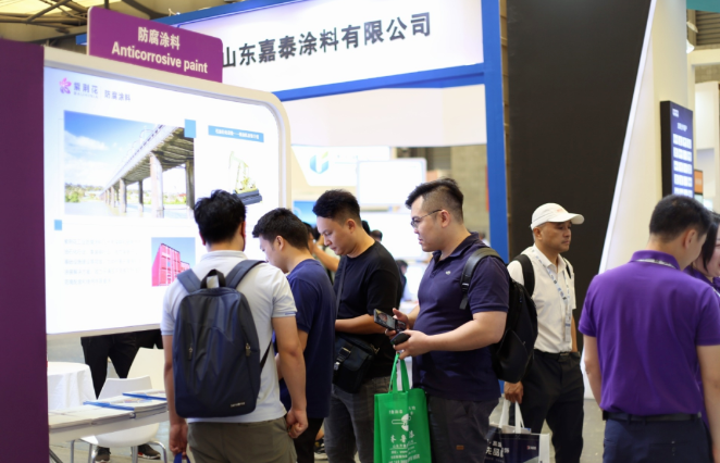 據了解，紫荊花成為中國國家女子足球隊官方支持品牌后，品牌曝光度大幅提升，展位三天期間一直人氣爆棚，吸引了眾多參觀者前來交流和洽談合作事宜，現場意向加盟客戶超過20余位。