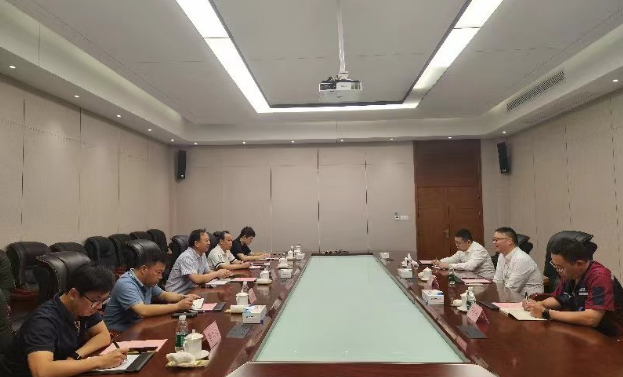 隨后，調研組一行召開了座談會，圍繞浦林成山近幾年遭受國外貿易救濟調查、應對國際貿易摩擦的情況進行交流和探討，指導企業如何應對國際貿易摩擦，幫助開拓國際市場，規避貿易風險。