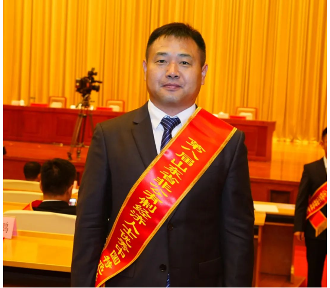 奧美聯亞總經理徐言軍榮獲省級優秀建設者稱號