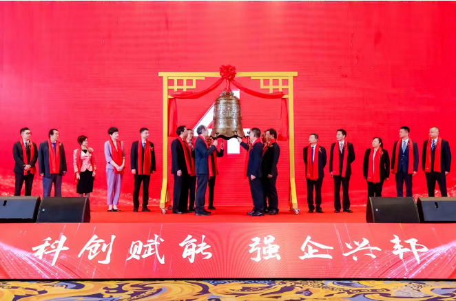 科強(qiáng)股份作為一家專注于高性能特種橡膠制品的企業(yè)，多年來深耕于光伏和軌交設(shè)備等領(lǐng)域，積累了獨(dú)特的競爭優(yōu)勢和品牌影響力。此次上市不僅是對(duì)其過去多年經(jīng)營成果的肯定，也是企業(yè)邁向資本市場的一次重大轉(zhuǎn)型，為企業(yè)注入了更強(qiáng)的活力和動(dòng)力。