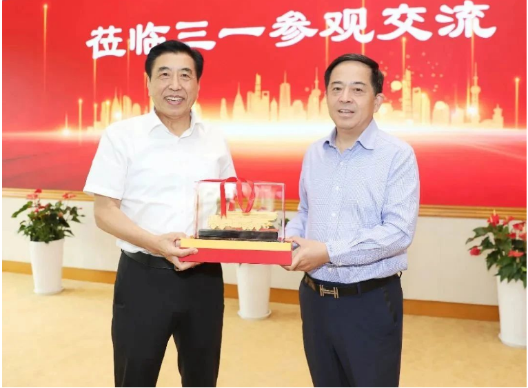 向文波對袁仲雪一行的到訪表示熱烈歡迎，并向他們介紹了三一集團的整體情況以及雙方合作的歷史和成果。他表示，作為各自領域的領軍企業，三一集團愿意與賽輪集團在輪胎、橡膠零部件等領域進一步加強合作，共同致力于提升產業競爭力，實現做強做優做大的目標。