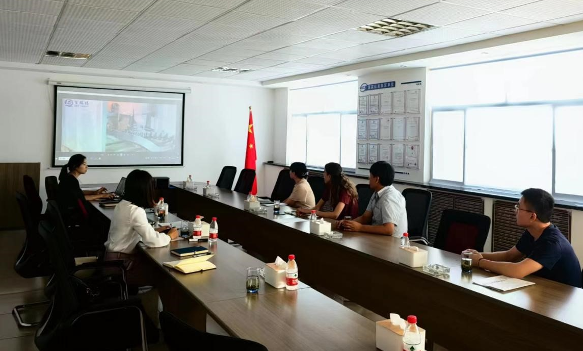 來自德國的Quaddro集團四名代表蒞臨青島百瑞福橡塑有限公司生產基地，進行商務交流和實地考察。