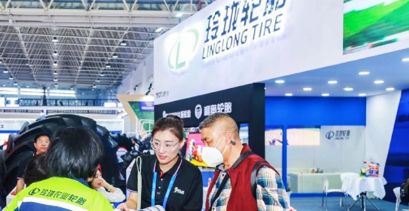 2023年中國國際農業機械展覽會在武漢國際博覽中心盛大舉行，吸引了來自全球的眾多參展者。山東玲瓏輪胎股份有限公司攜其全系列農業胎產品參展，不僅展示了公司在產品力、研發力和服務力方面的卓越實力，還為國內外觀眾帶來了一場視覺盛宴。