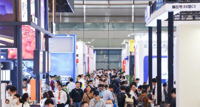 亞洲國際動力傳動與控制技術展覽會(PTC展會)于10月27日在上海新國際博覽中心圓滿落幕，本次展會吸引了來自全球的超過1700家企業參展，占據近10萬平方米的展覽場地，展示了高端裝備核心部件和解決方案。