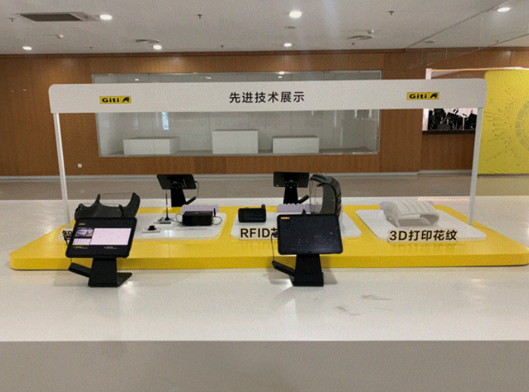 佳通輪胎在長城汽車的哈弗技術中心二樓展廳舉辦“佳通日”技術展會，旨在構建更緊密的合作關系，提升服務質量，并夯實雙方在未來市場的技術規劃和產品布局。這一活動為雙方提供了深入交流的機會，共同探討未來高質量發展的途徑。