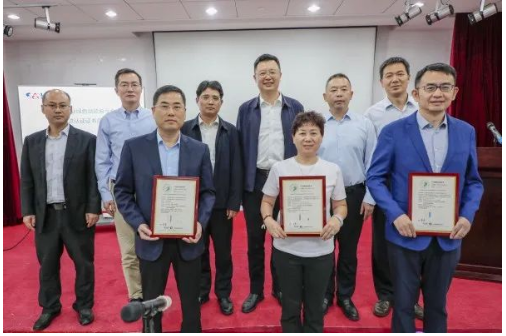 上海長順電梯電纜有限公司表示，他們將繼續承擔重要的戰略任務，積極參與“碳達峰、碳中和”的倡議，為推動綠色社會和綠色經濟發展做出更大的貢獻。公司的努力和成就在綠色產業領域樹立了良好的典范。